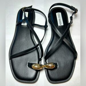 NWT🌷Steve Madden Black Leather Gold Toe Ring Sandal - Size 7